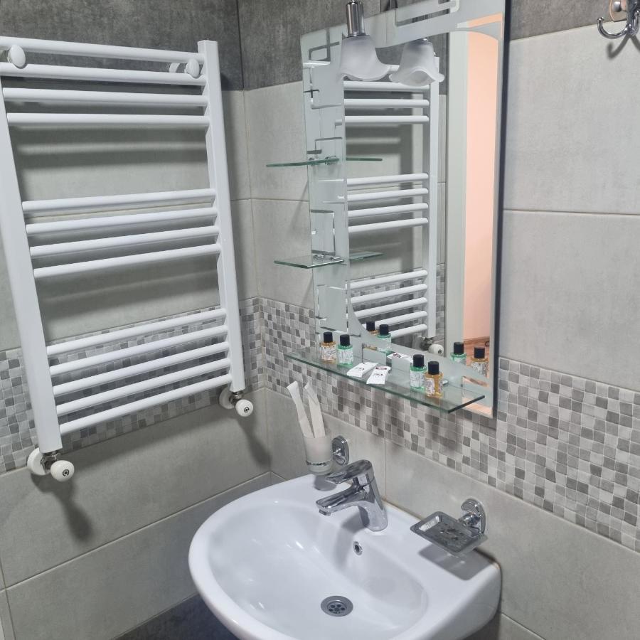 Mahali Hotel Batoumi Extérieur photo