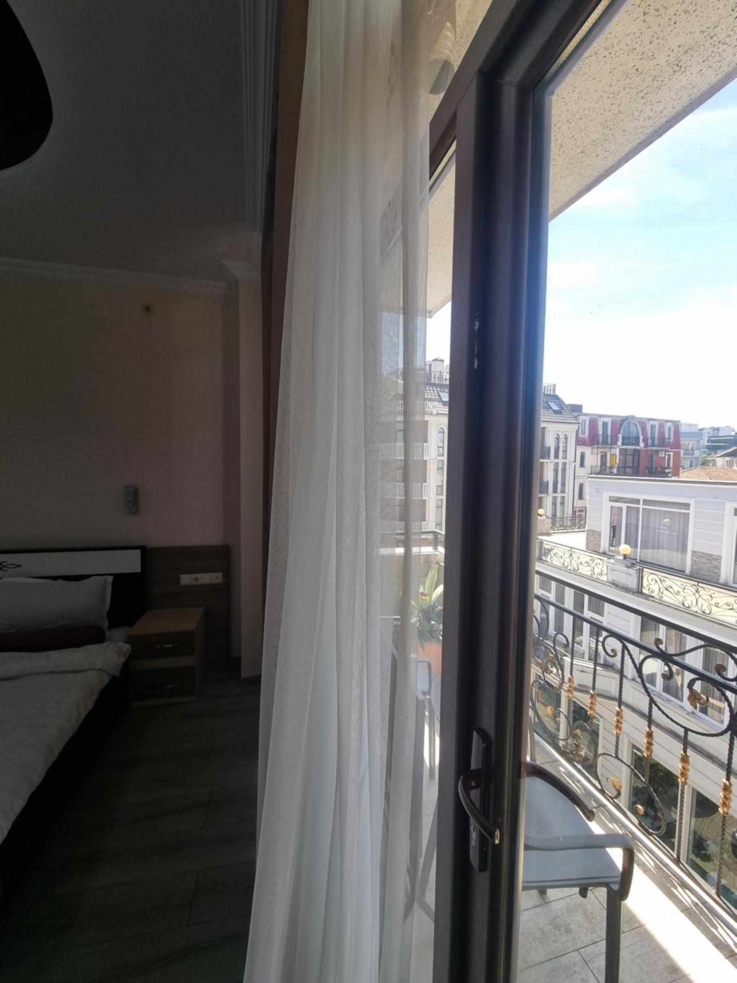 Mahali Hotel Batoumi Extérieur photo