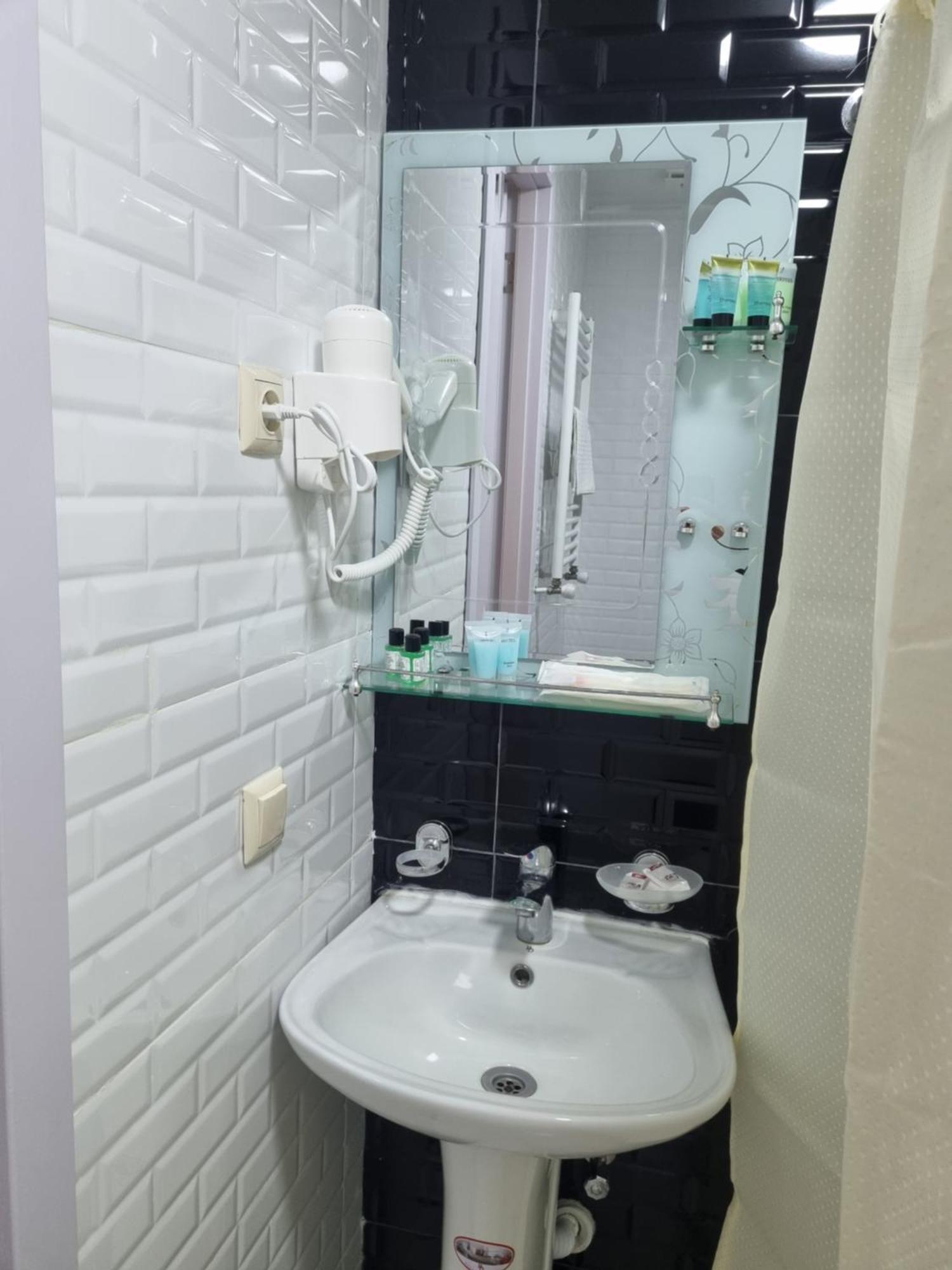 Mahali Hotel Batoumi Extérieur photo