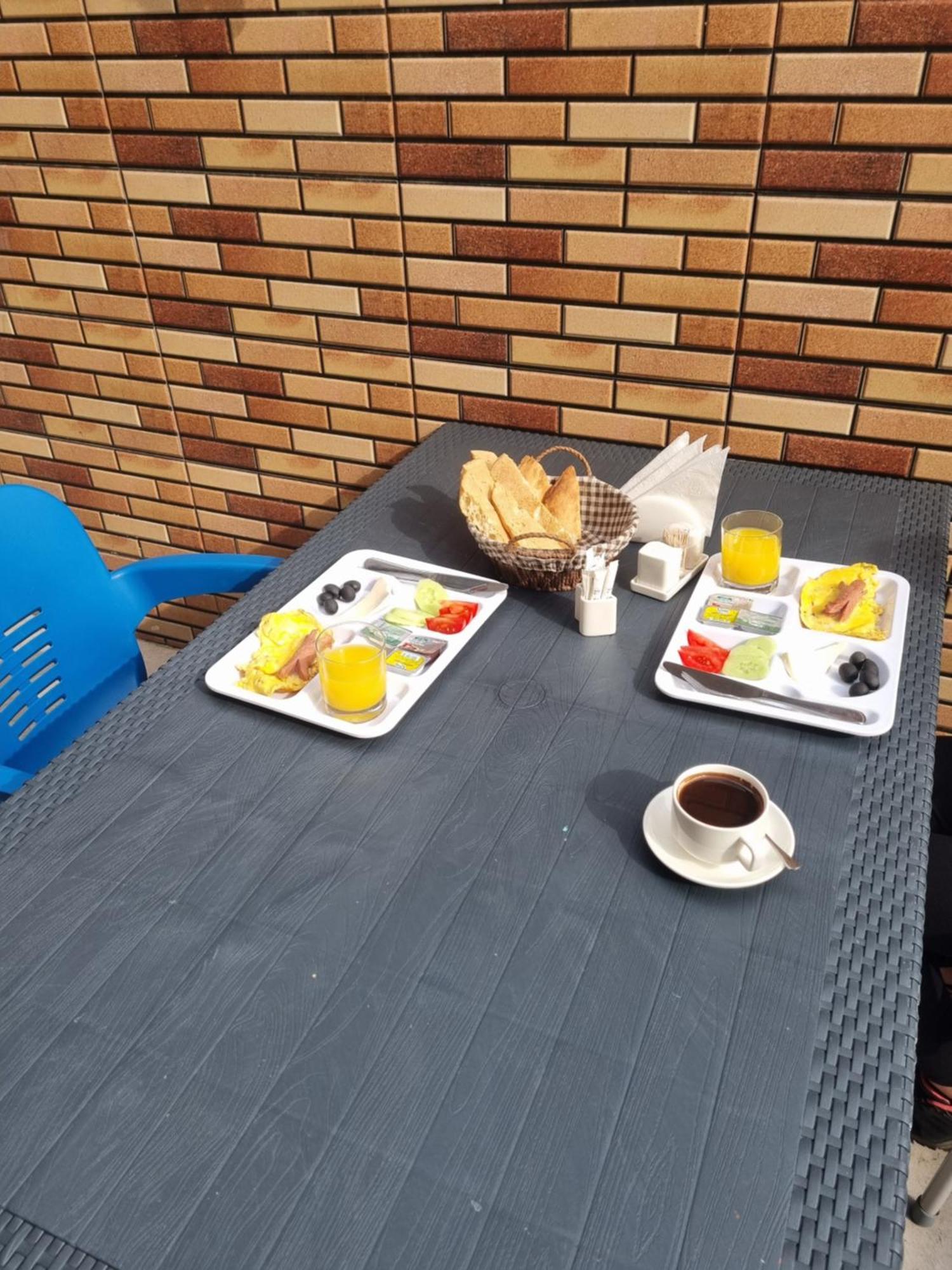 Mahali Hotel Batoumi Extérieur photo