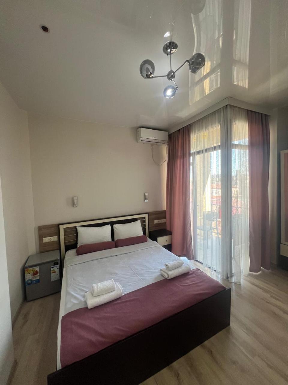 Mahali Hotel Batoumi Extérieur photo
