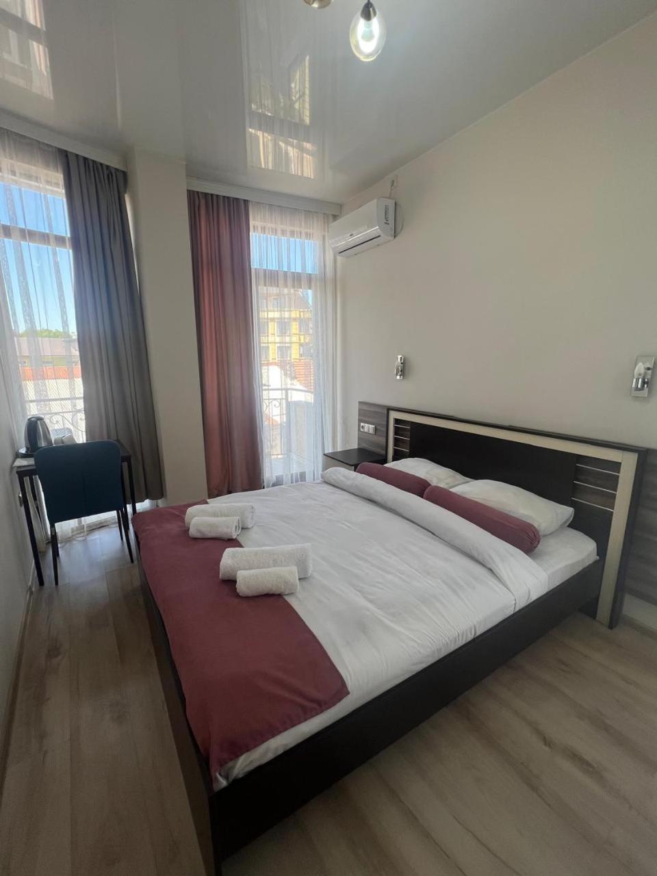 Mahali Hotel Batoumi Extérieur photo
