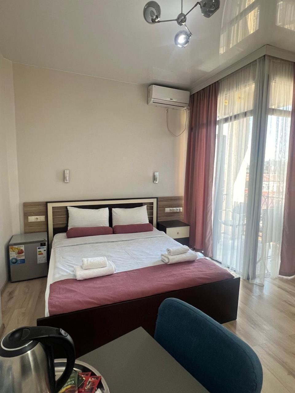 Mahali Hotel Batoumi Extérieur photo